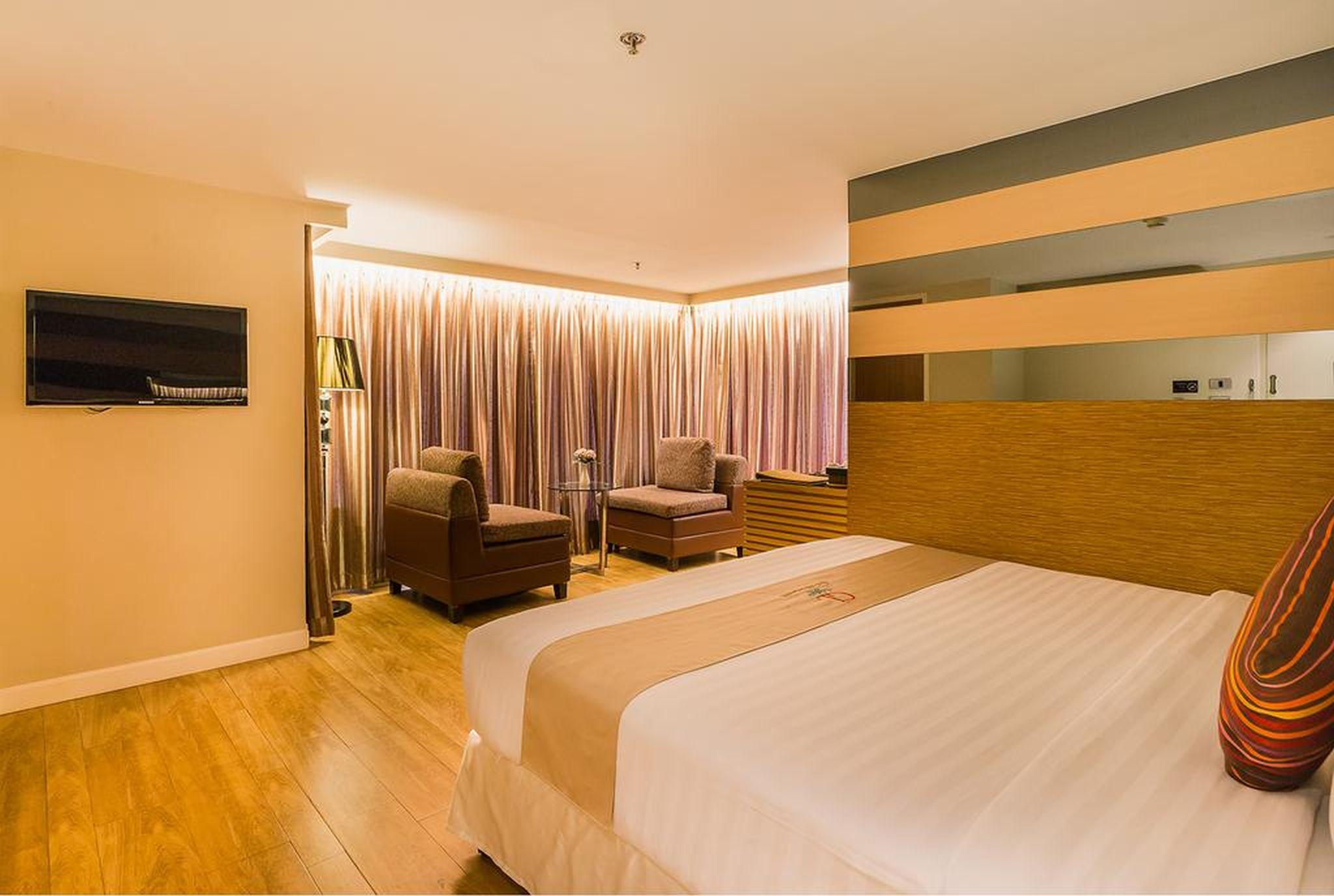 Grand Lord Boutique Hotel- Sha Extra Plus Certified Bangkok Exterior photo