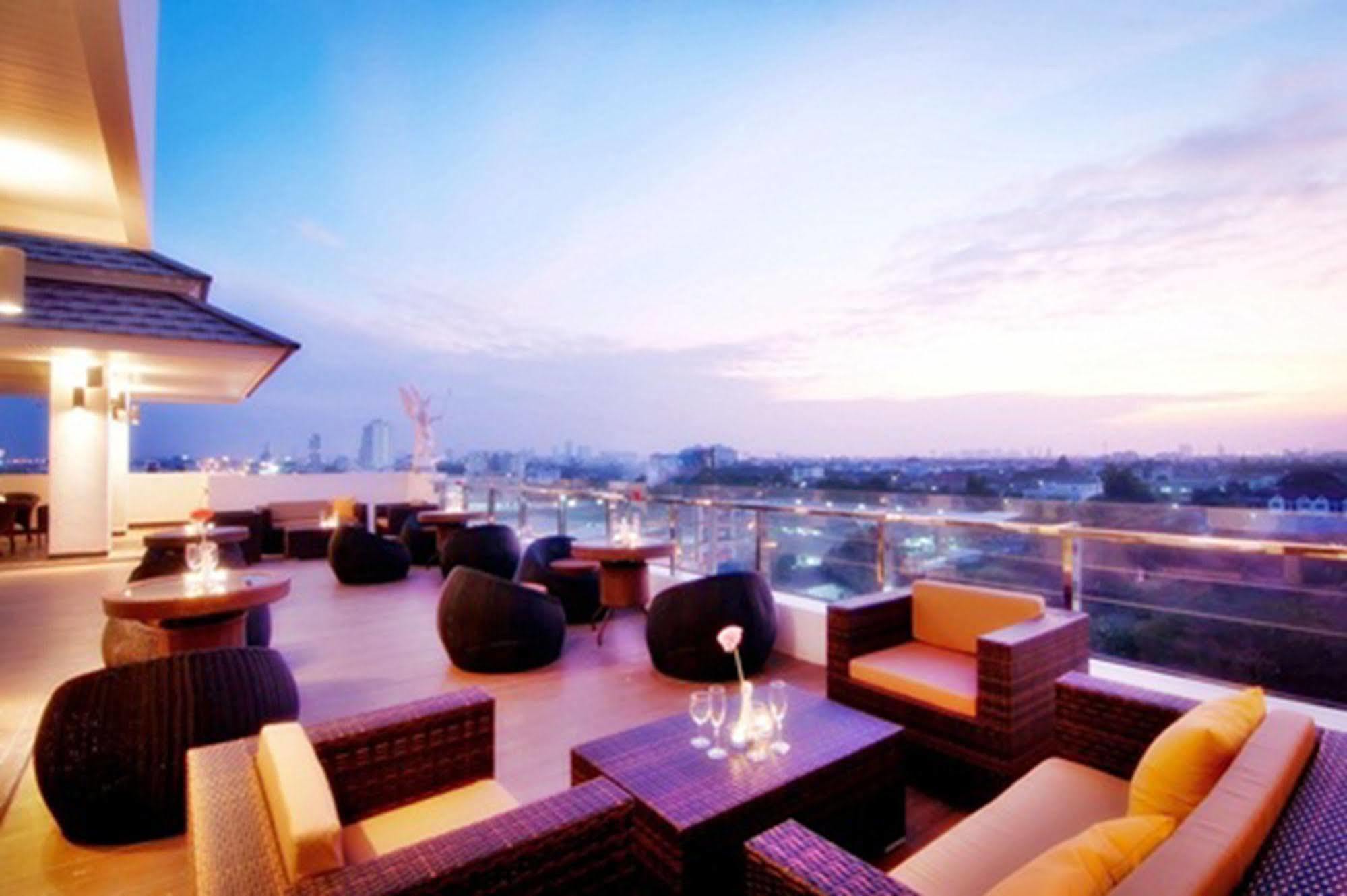 Grand Lord Boutique Hotel- Sha Extra Plus Certified Bangkok Exterior photo